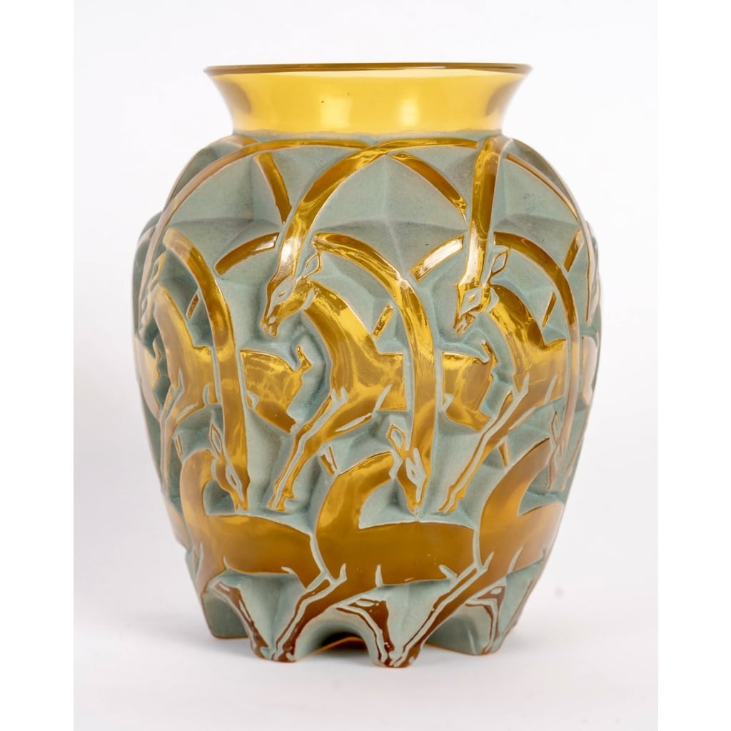 Vase « Chamois » verre jaune ambré patiné vert de René LALIQUE | Biron 