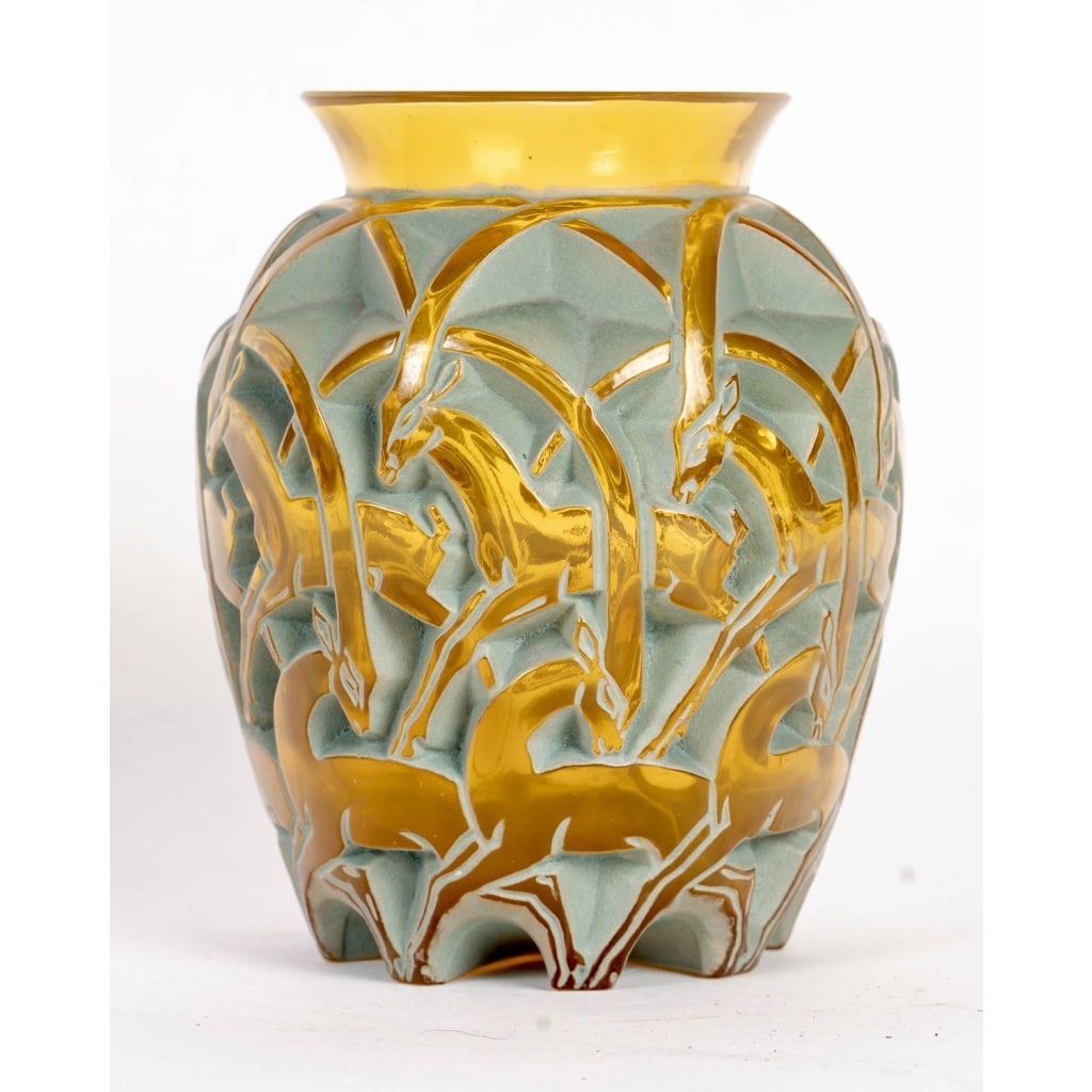 Vase « Chamois » verre jaune ambré patiné vert de René LALIQUE | Biron 