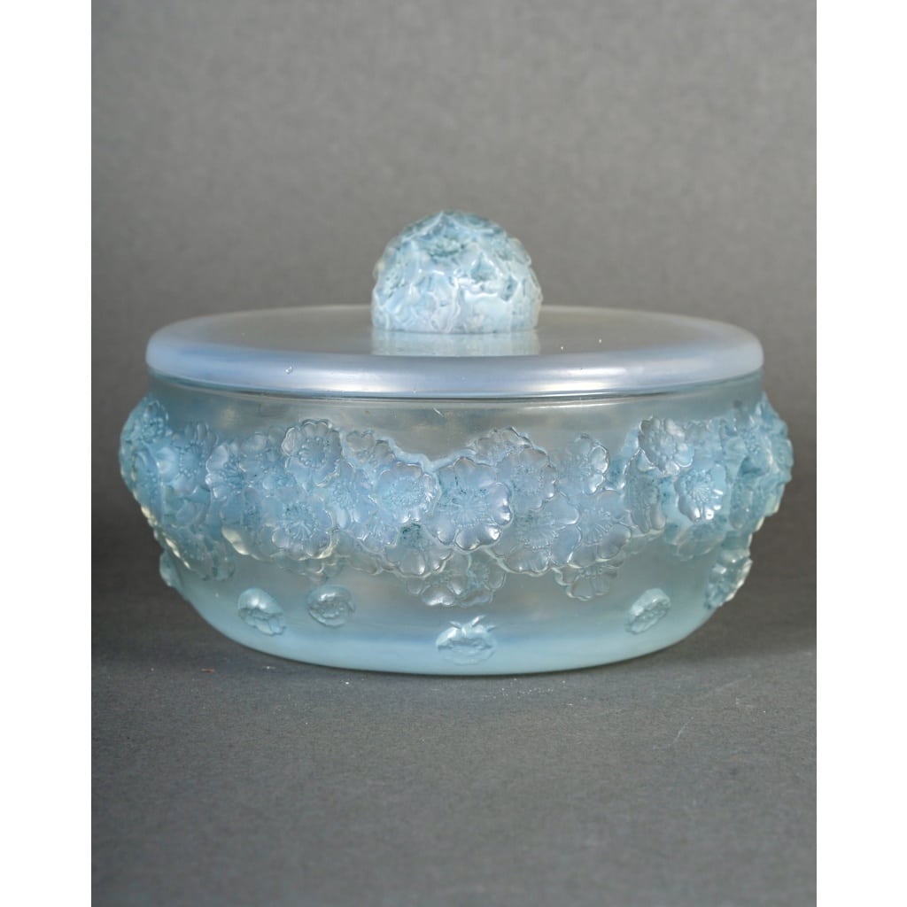 Boîte « Primevères » verre opalescent patiné bleu de René LALIQUE | Biron 