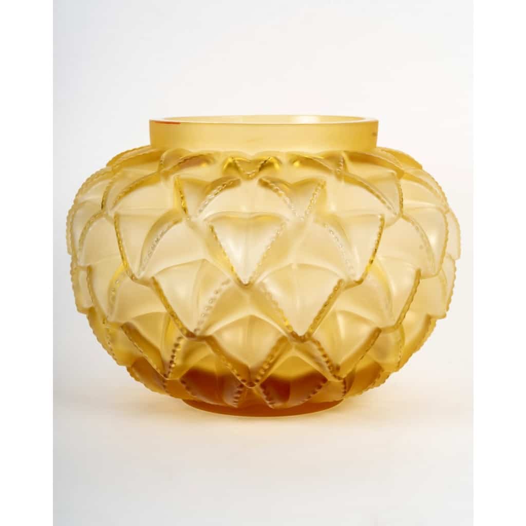 Vase « Languedoc » cristal jaune ambré de LALIQUE FRANCE | Biron 