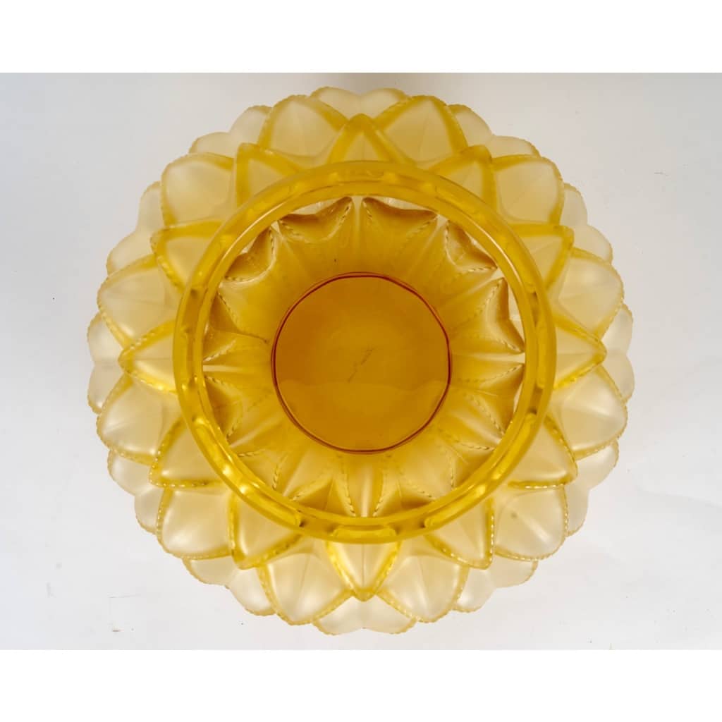 Vase « Languedoc » cristal jaune ambré de LALIQUE FRANCE | Biron 