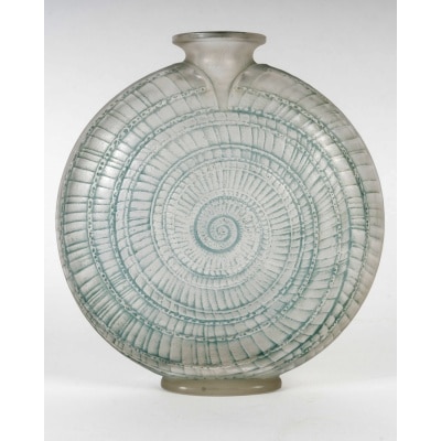 Vase "Escargot" verre blanc patiné bleu de René LALIQUE