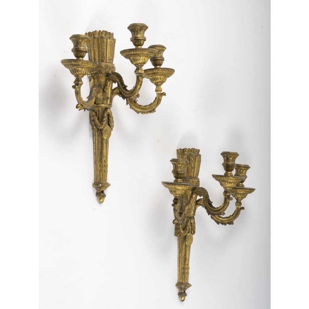 Paire de grandes appliques d’époque Louis XVI. XVIIIe siècle. | Biron 