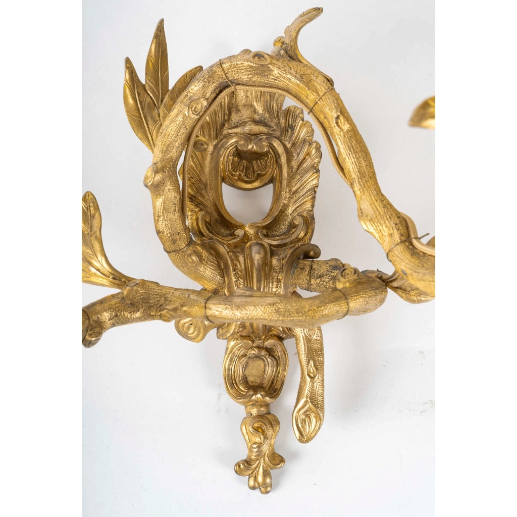 Série de quatre appliques en Bronze Ciselé à deux Bras de Lumières Italie vers 1850 | Biron 