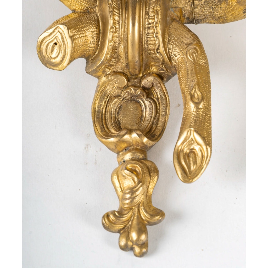 Série de quatre appliques en Bronze Ciselé à deux Bras de Lumières Italie vers 1850 | Biron 