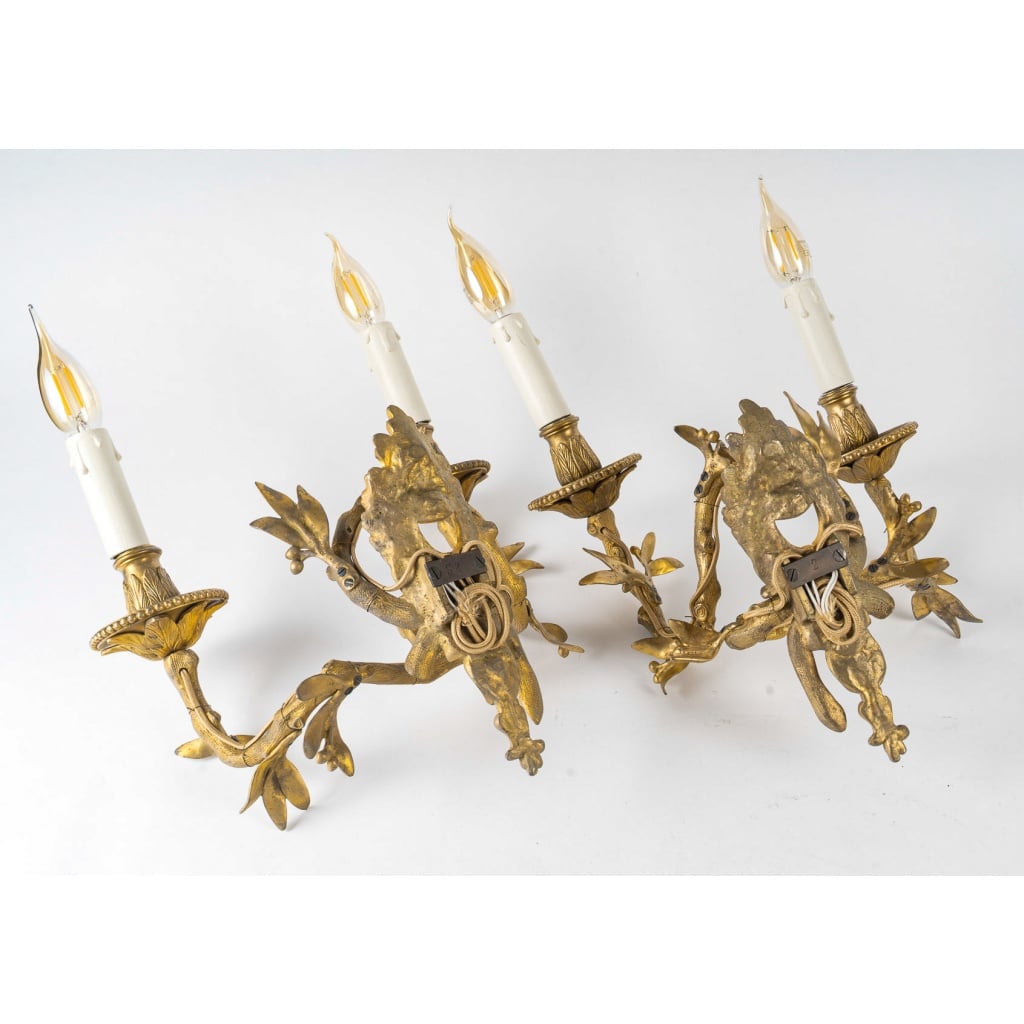 Série de quatre appliques en Bronze Ciselé à deux Bras de Lumières Italie vers 1850 | Biron 