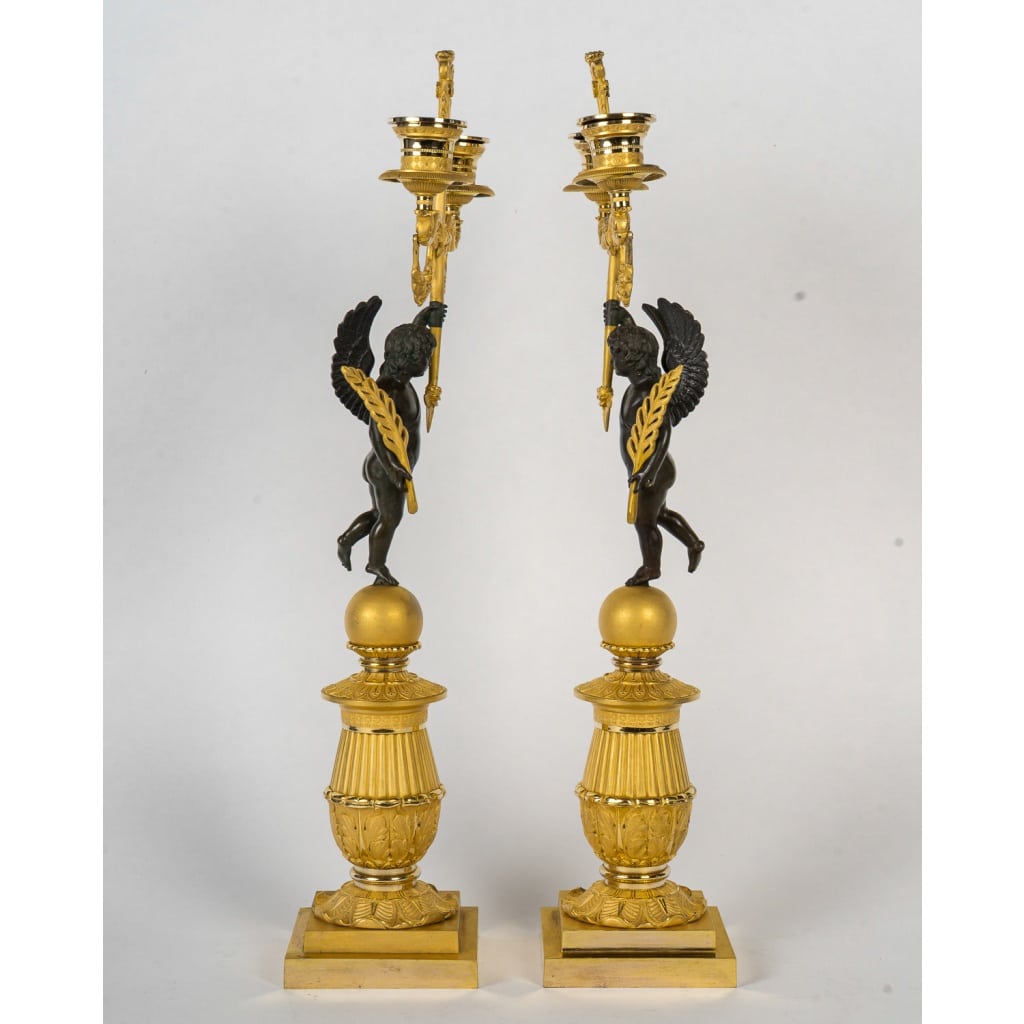 François Louis Savart – Paire de candélabres en bronze à décor d’Amours ailés, époque Empire | Biron 