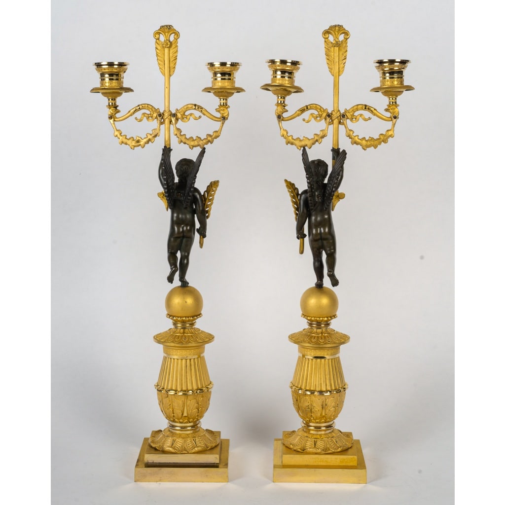 François Louis Savart – Paire de candélabres en bronze à décor d’Amours ailés, époque Empire | Biron 