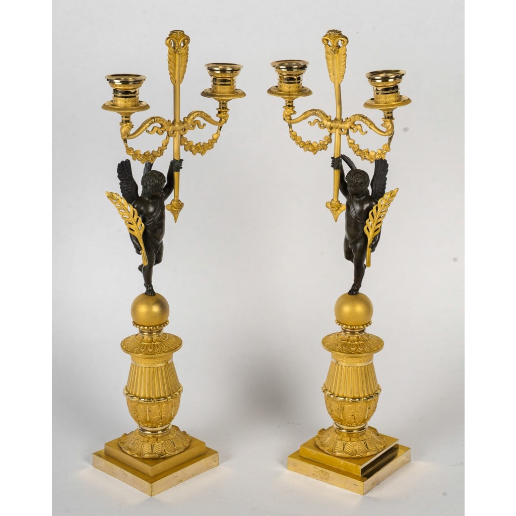 François Louis Savart – Paire de candélabres en bronze à décor d’Amours ailés, époque Empire | Biron 