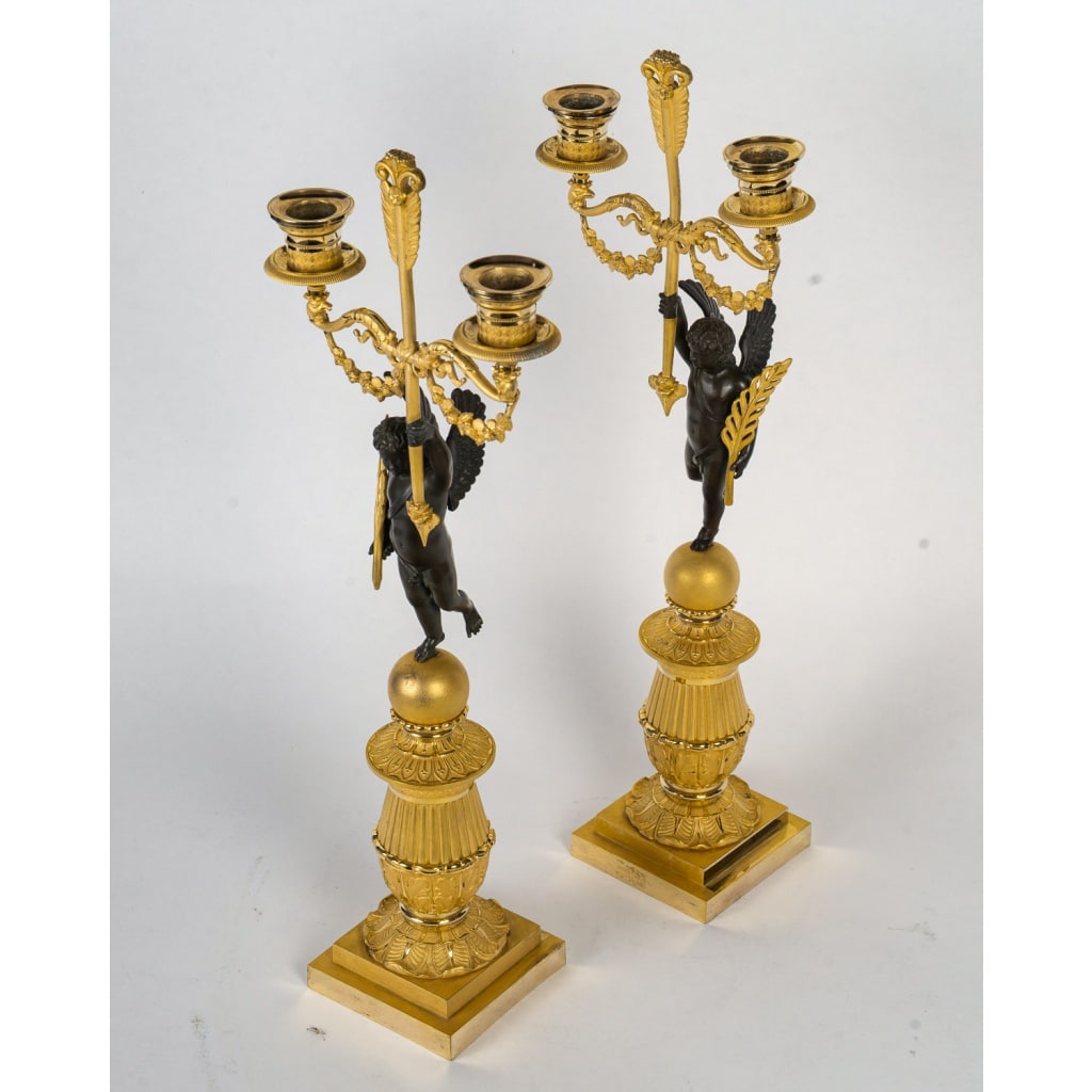 François Louis Savart – Paire de candélabres en bronze à décor d’Amours ailés, époque Empire | Biron 