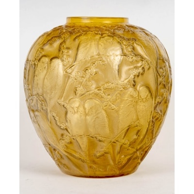 Vase "Perruches" verre butterscotch patiné sépia de René LALIQUE