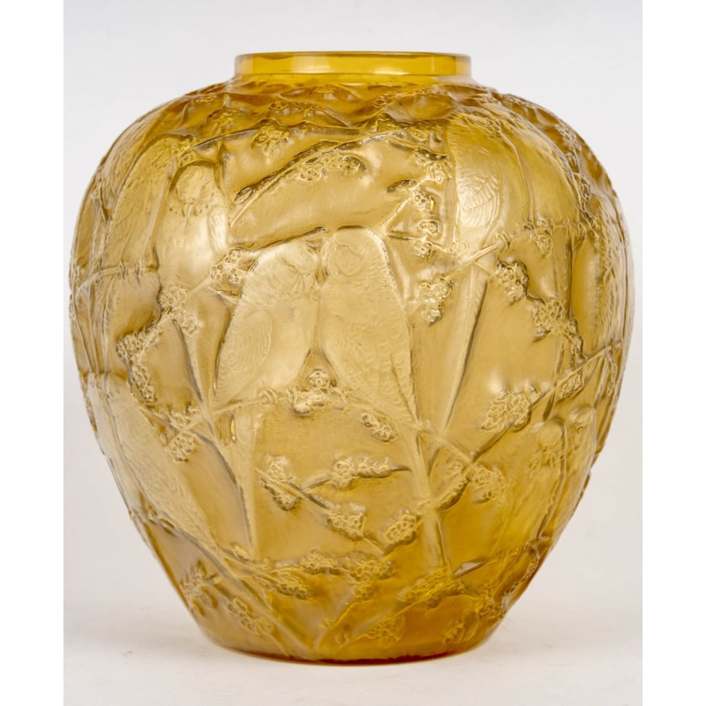 Vase « Perruches » verre butterscotch patiné sépia de René LALIQUE | Biron 