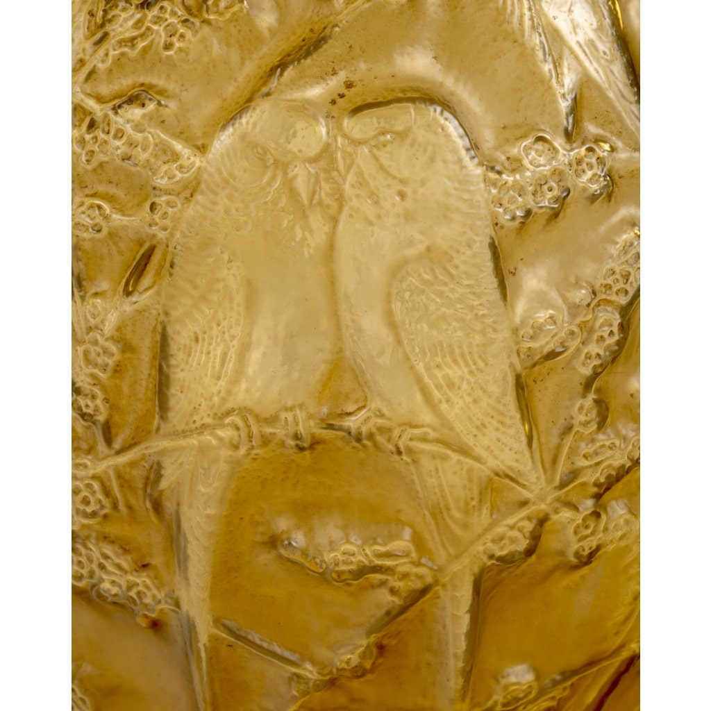 Vase « Perruches » verre butterscotch patiné sépia de René LALIQUE | Biron 