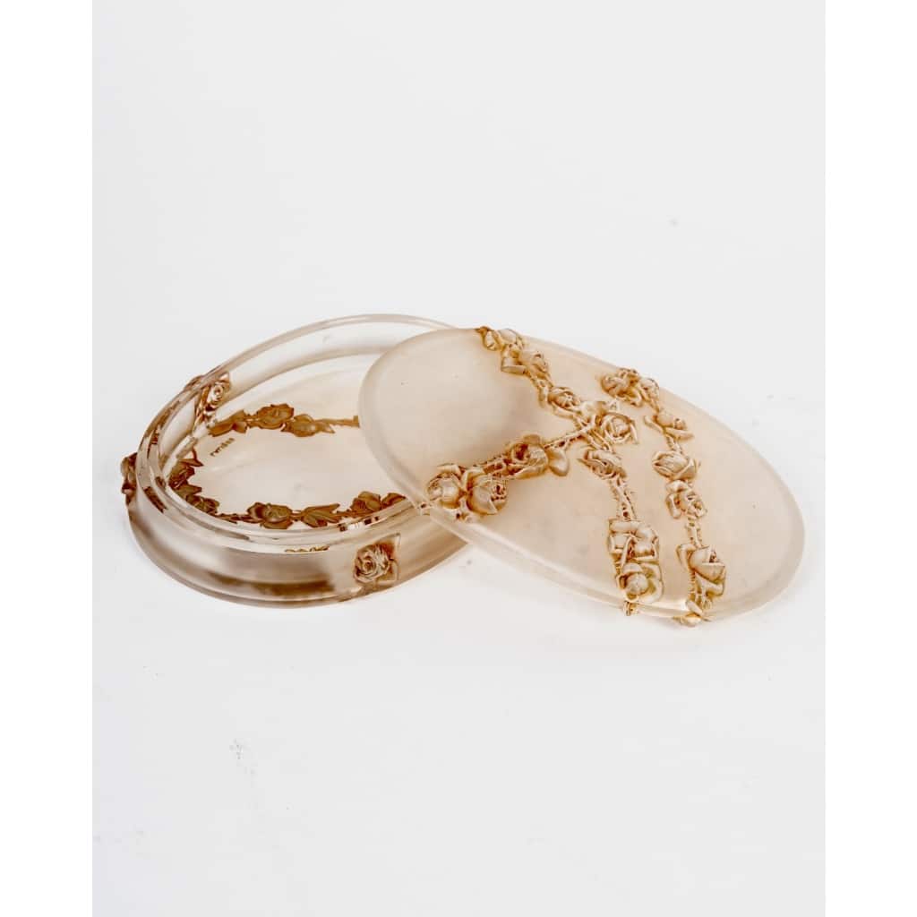 Boîte « Roses en Relief » verre blanc patiné sépia de René LALIQUE | Biron 