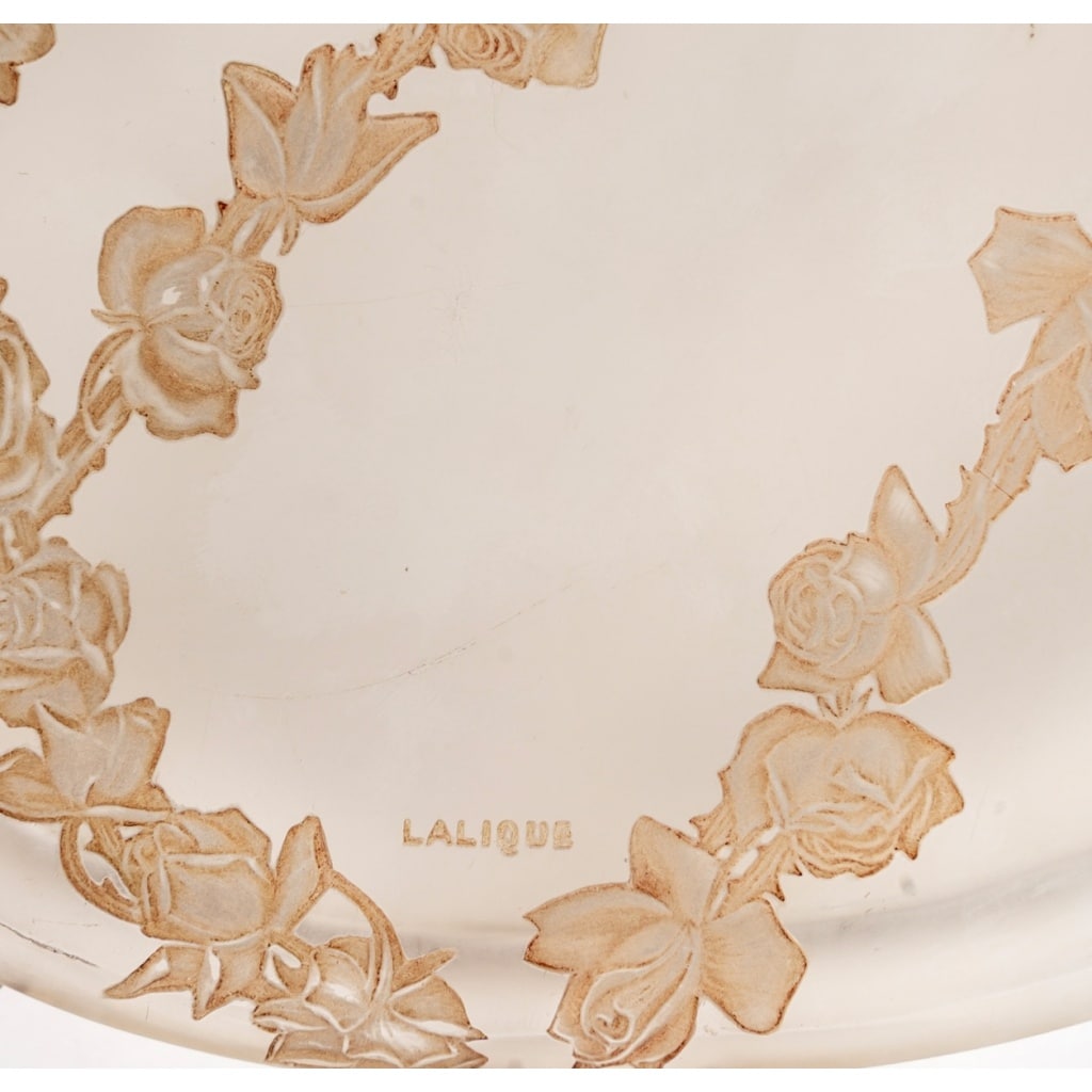 Boîte « Roses en Relief » verre blanc patiné sépia de René LALIQUE | Biron 