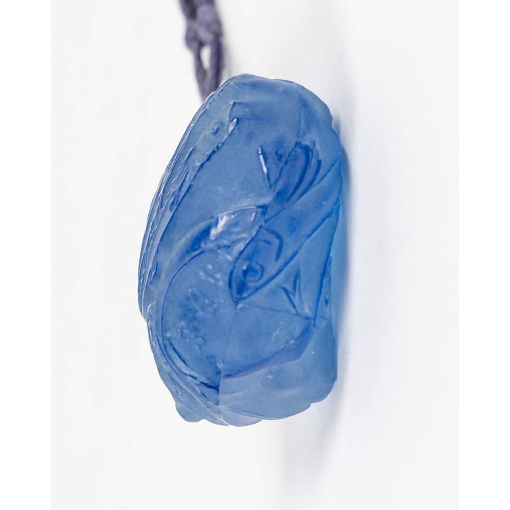 Pendentif « Poissons » verre bleu patiné blanc de René LALIQUE | Biron 