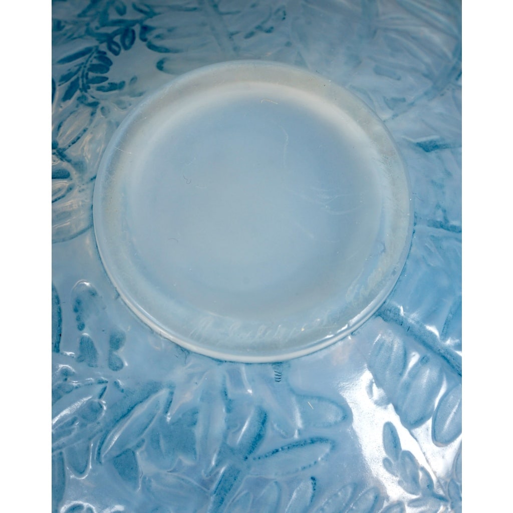 Vase « Lièvres » verre opalescent patiné bleu de René LALIQUE | Biron 