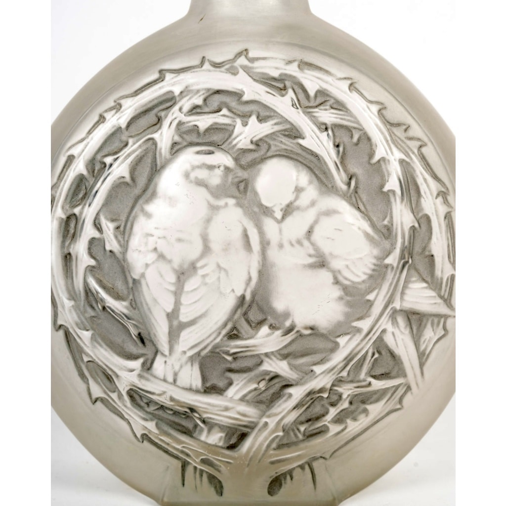 Vase « Deux Moineaux Bavardant » verre blanc patiné gris de René LALIQUE | Biron 