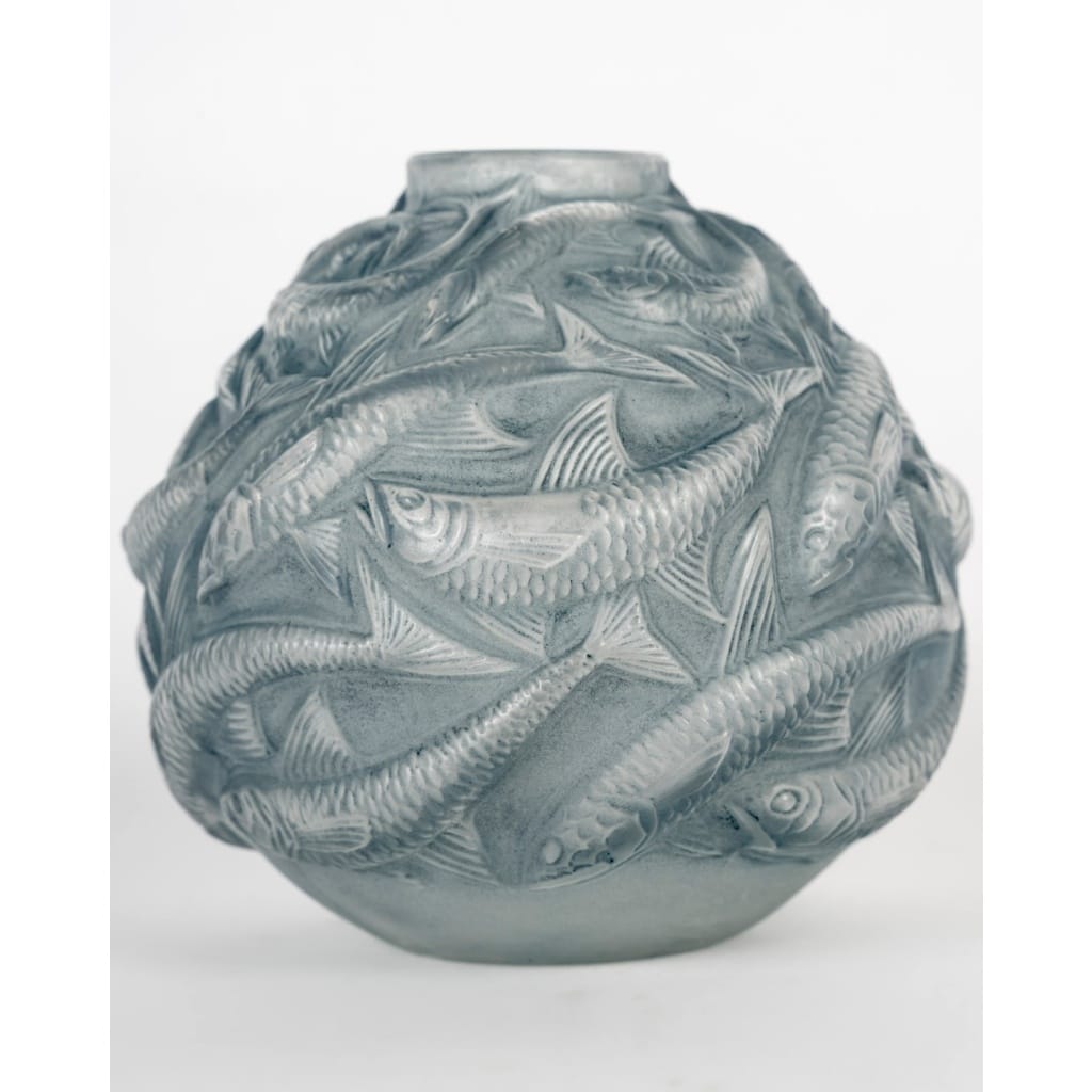 Vase « Oléron » verre blanc patiné bleu de René LALIQUE | Biron 