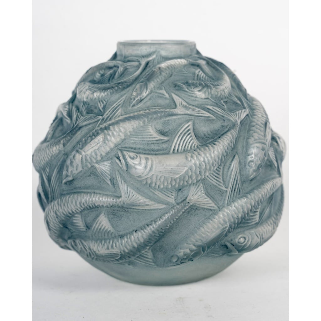Vase « Oléron » verre blanc patiné bleu de René LALIQUE | Biron 