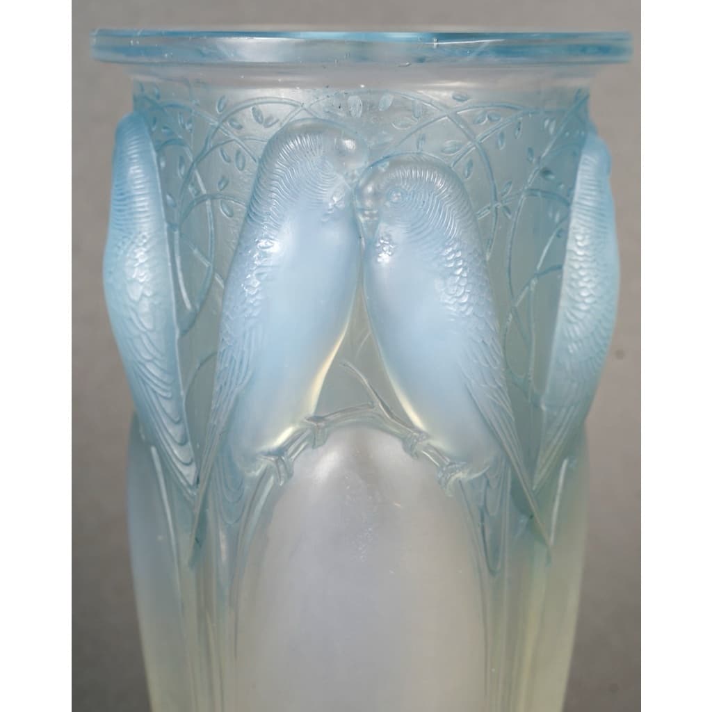 Vase « Ceylan » verre opalescent patiné bleu de René LALIQUE | Biron 