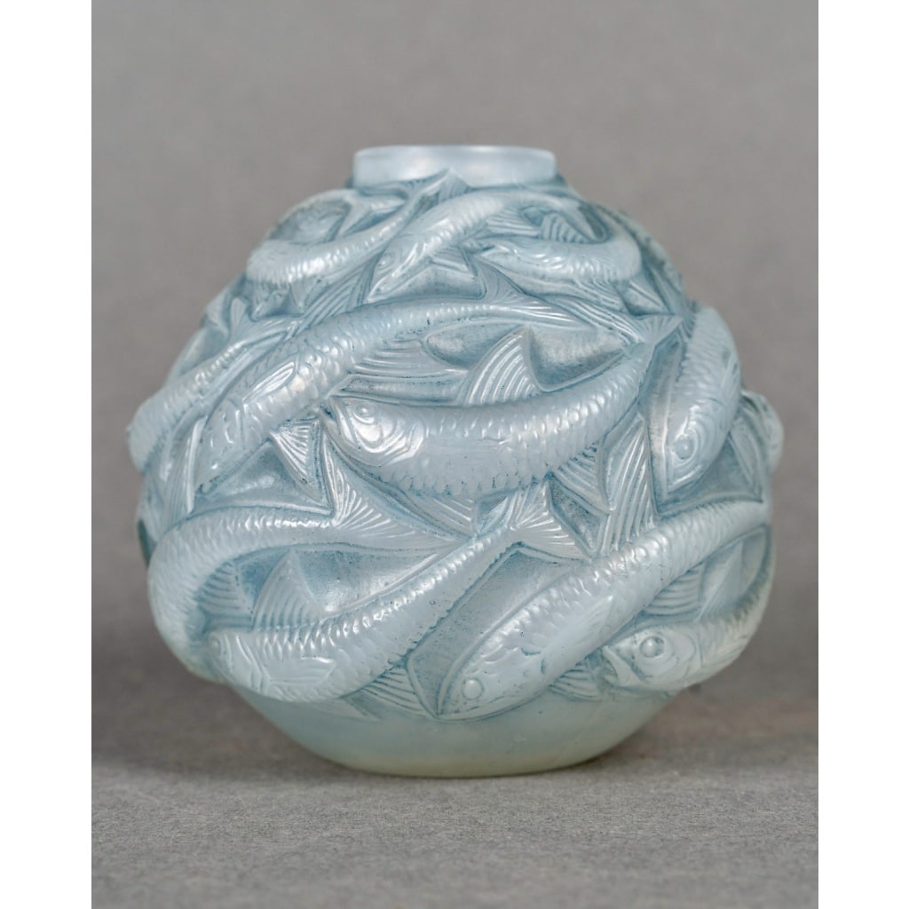 Vase « Oléron » verre opalescent patiné bleu de René LALIQUE | Biron 