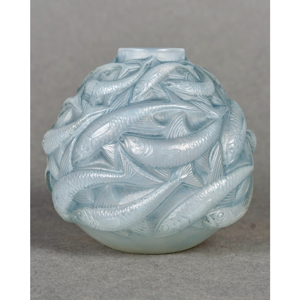 Vase « Oléron » verre opalescent patiné bleu de René LALIQUE | Biron 