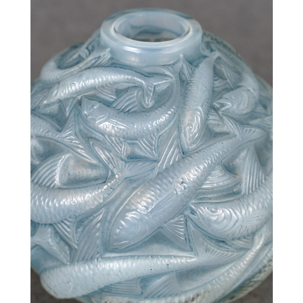 Vase « Oléron » verre opalescent patiné bleu de René LALIQUE | Biron 