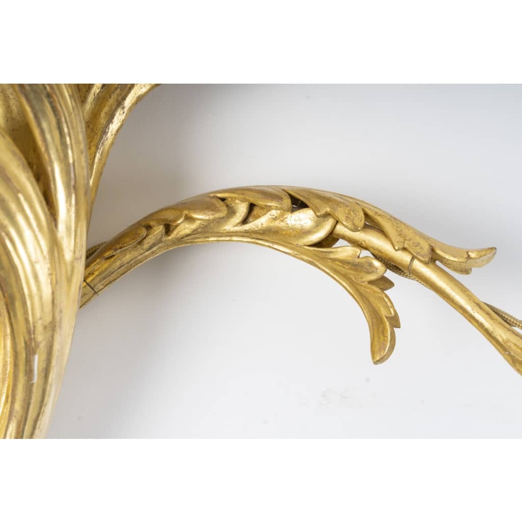 Suite de 4 appliques de style rocaille en bois sculpté et doré, circa 1900 | Biron 