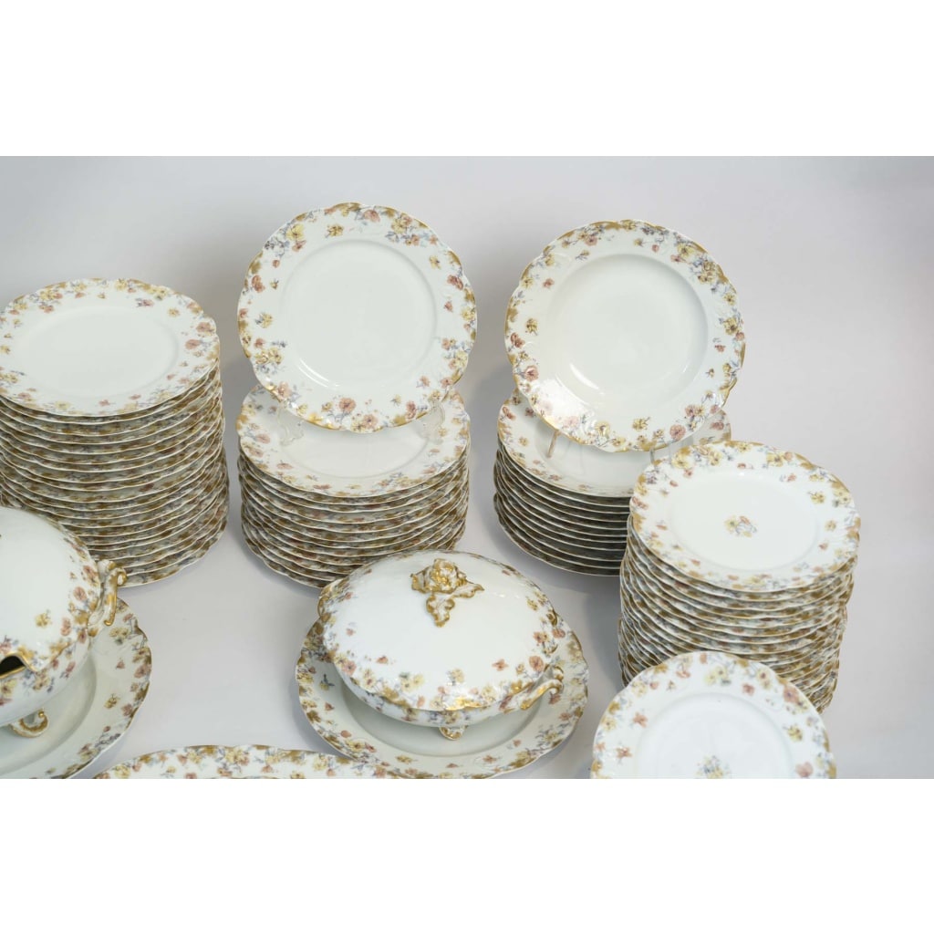 Service En Porcelaine De Limoges – Haviland & Co – 77 Pièces – Décor Floral à L’or Fin – XXe | Biron 