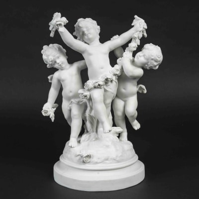 Biscuit aux trois amours Sèvres su socle, Moreau