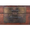 Coffre ancien chinois sur socle | Biron 