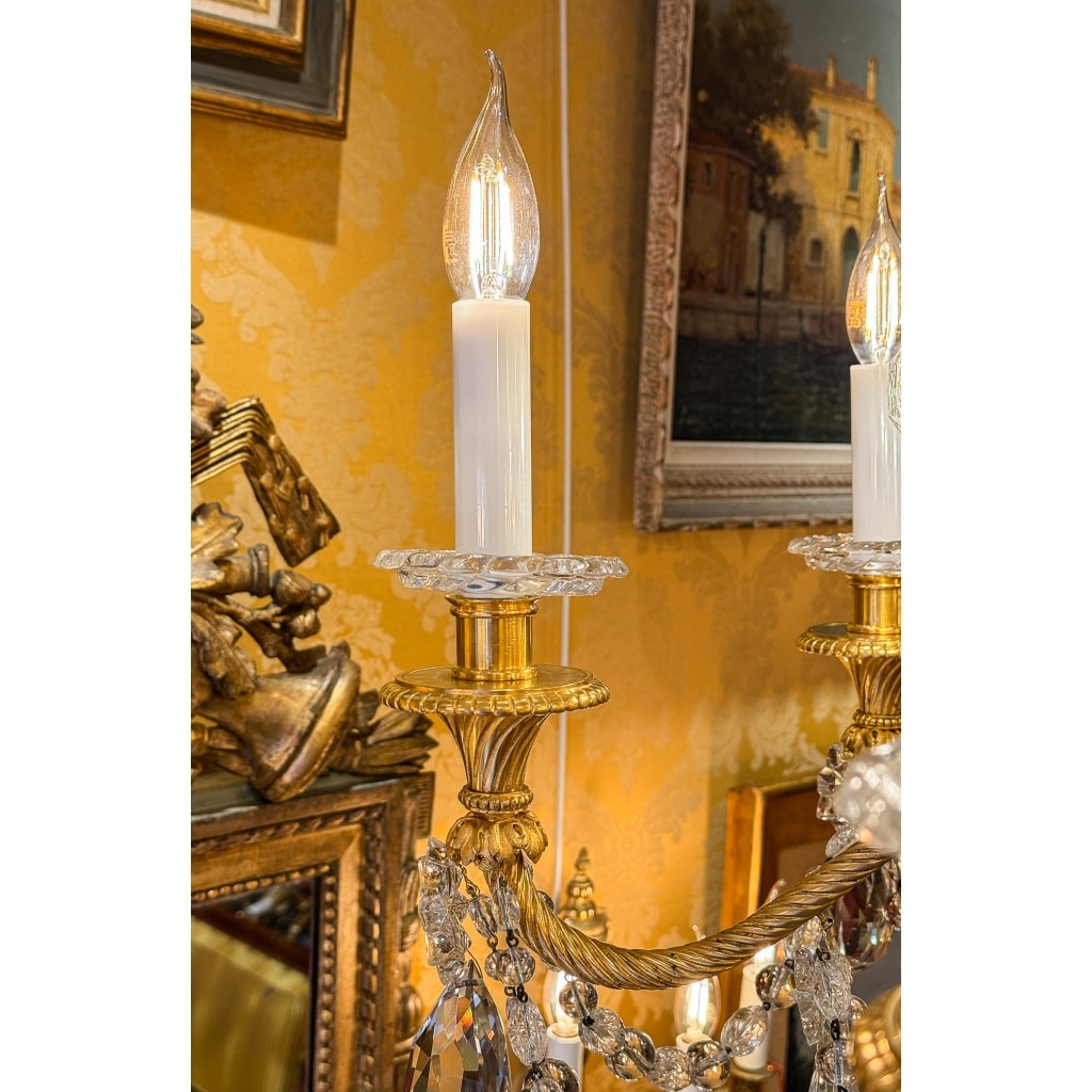 Lustre Marie-Antoinette de style Louis XVI en bronze ciselé et doré à décor de cristal signé Baccarat vers 1890 | Biron 