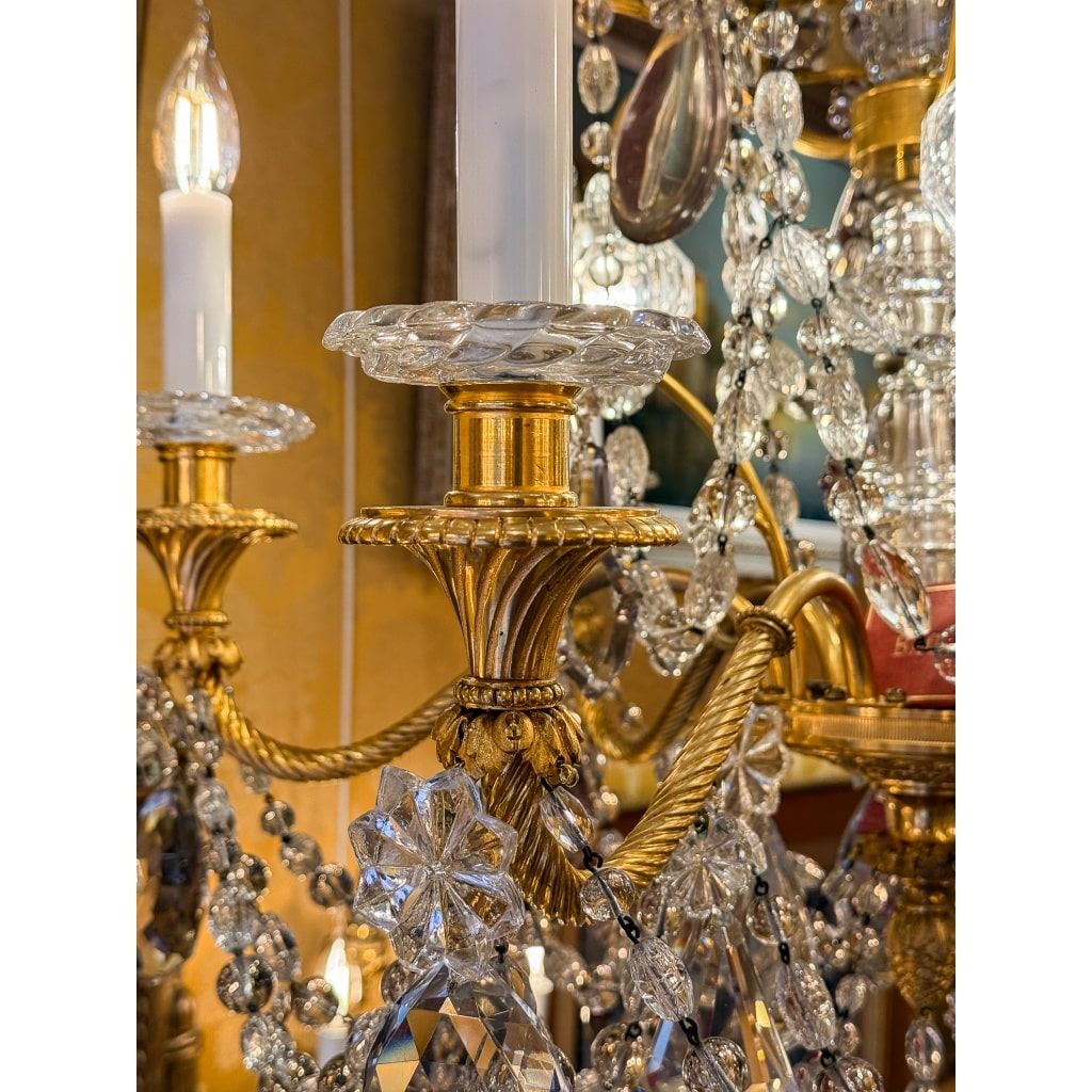 Lustre Marie-Antoinette de style Louis XVI en bronze ciselé et doré à décor de cristal signé Baccarat vers 1890 | Biron 