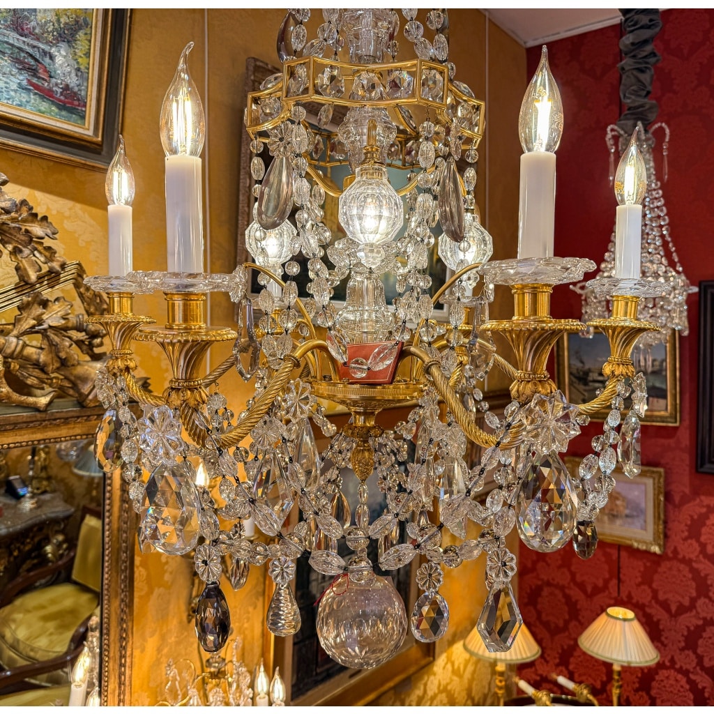 Lustre Marie-Antoinette de style Louis XVI en bronze ciselé et doré à décor de cristal signé Baccarat vers 1890 | Biron 