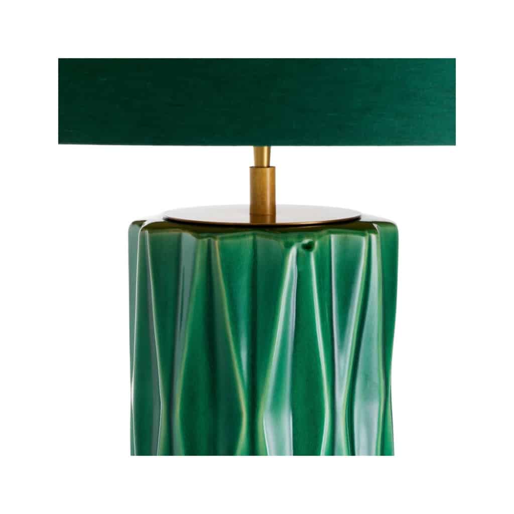 Paire de lampes de table en céramique verte craquelée et finition laiton patiné. | Biron 