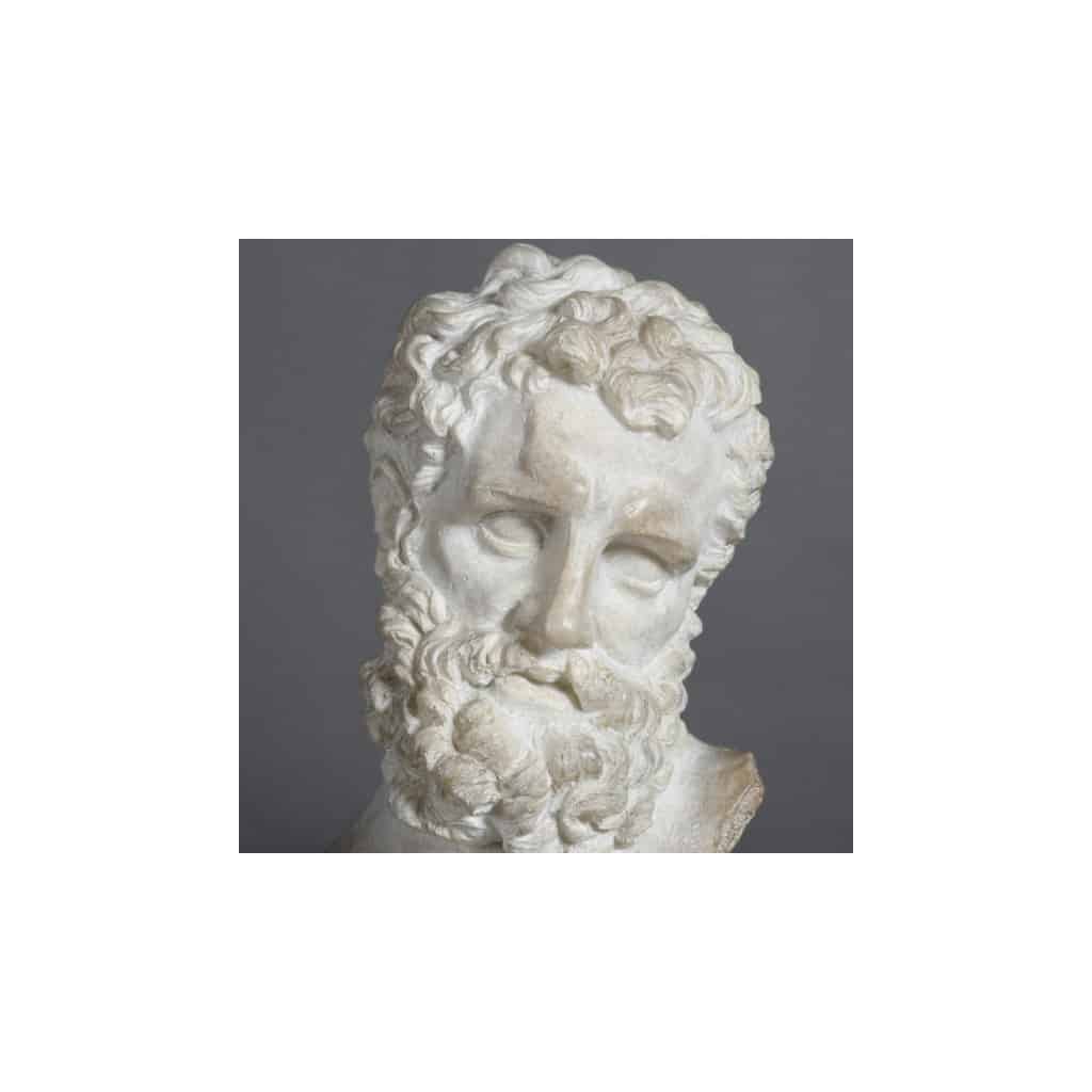 Sculpture de Tête d’Hercule, petite taille, en résine et socle en métal. | Biron 