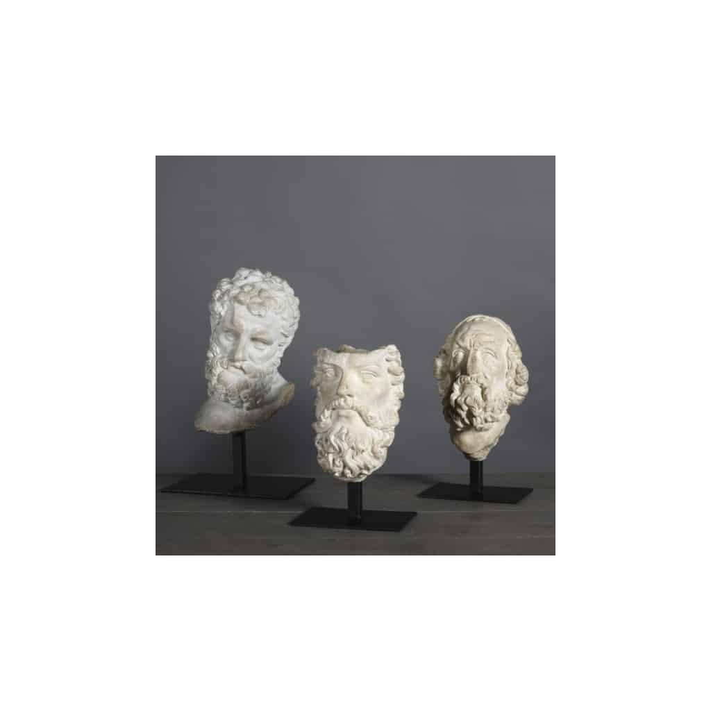Sculpture de Tête d’Hercule, petite taille, en résine et socle en métal. | Biron 