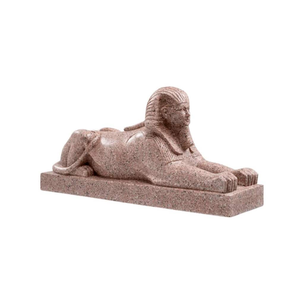 Sculpture d’un Sphinx en granit, dans le gout de l’Egypte ancienne, XXème siècle. | Biron 