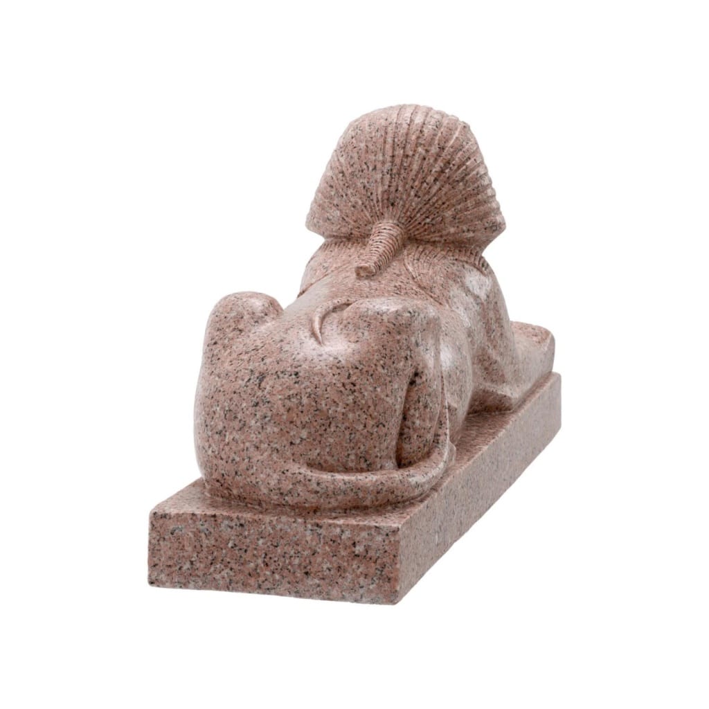 Sculpture d’un Sphinx en granit, dans le gout de l’Egypte ancienne, XXème siècle. | Biron 