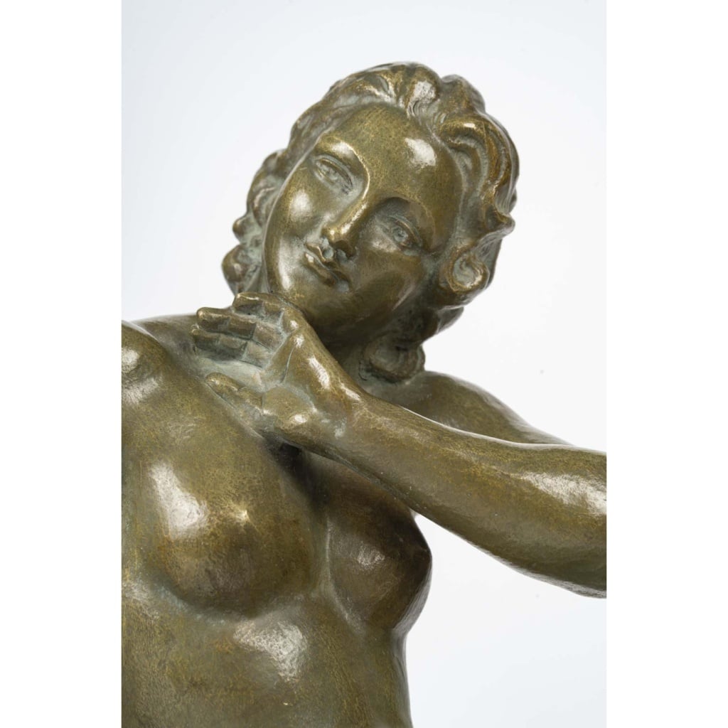 Sculpture en bronze représentant une femme nue, signé Cipriani, début du XXème siècle. | Biron 