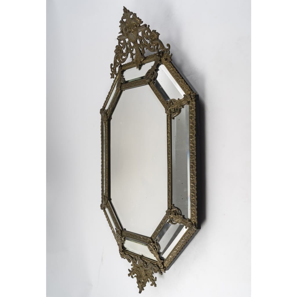 Miroir de Style Baroque en Bronze et Glace Biseautée | Biron 
