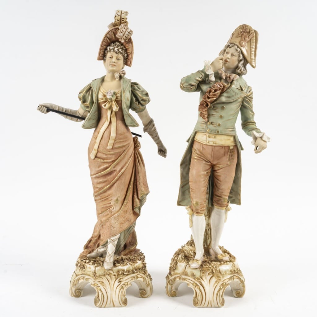 Paire de Statuettes Romantiques en Porcelaine Polychrome | Biron 