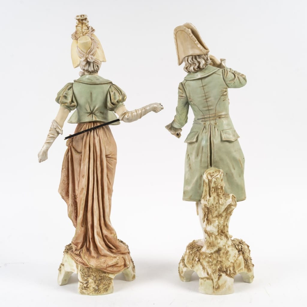 Paire de Statuettes Romantiques en Porcelaine Polychrome | Biron 