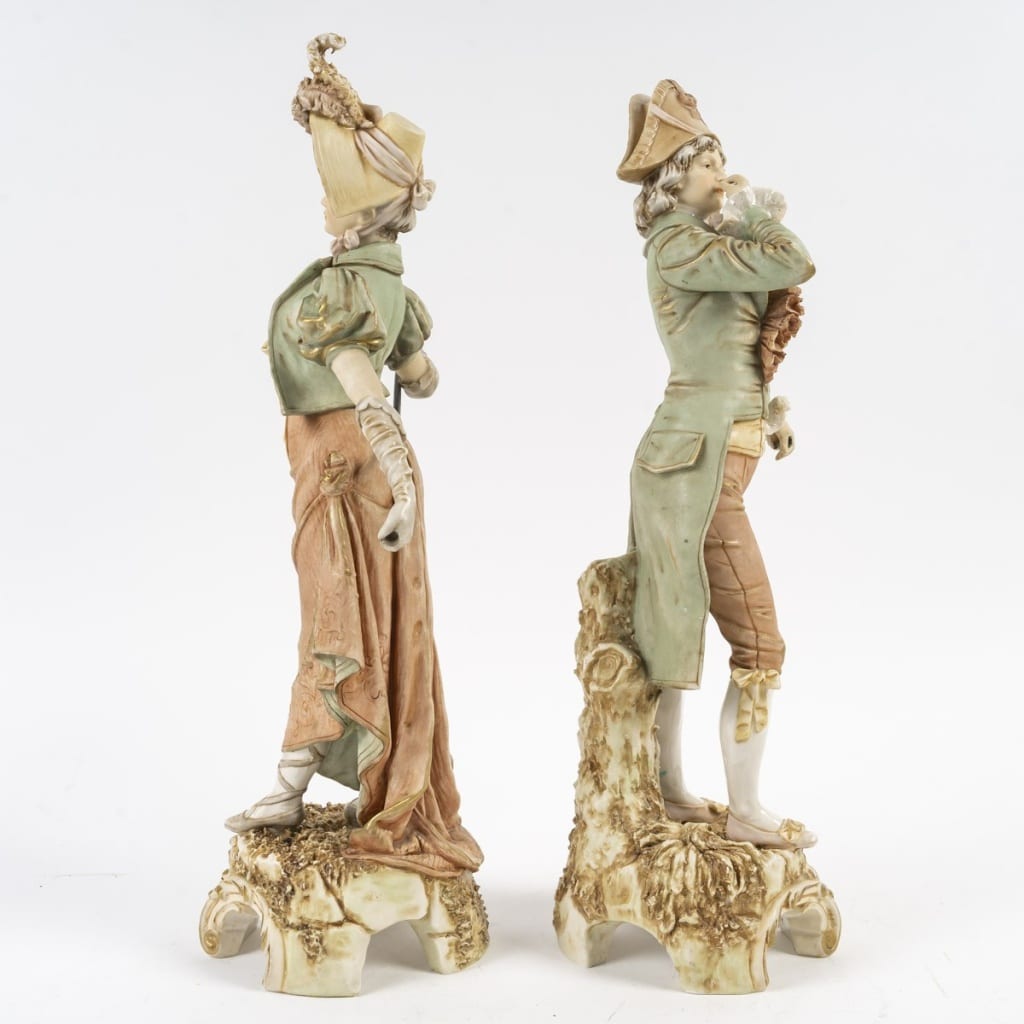 Paire de Statuettes Romantiques en Porcelaine Polychrome | Biron 