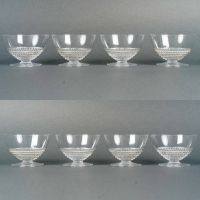 Suite de 8 Coupes à Champagne "Nippon" verre blanc de René LALIQUE