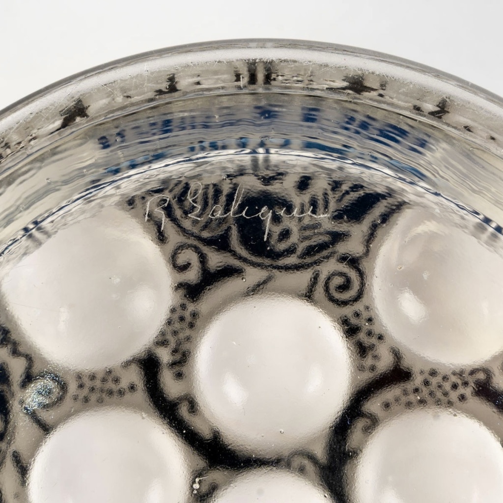 Boîte « Roger » verre blanc émaillé noir de René LALIQUE | Biron 