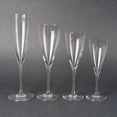 Service "Dom Pérignon" cristal de BACCARAT - 40 Pièces