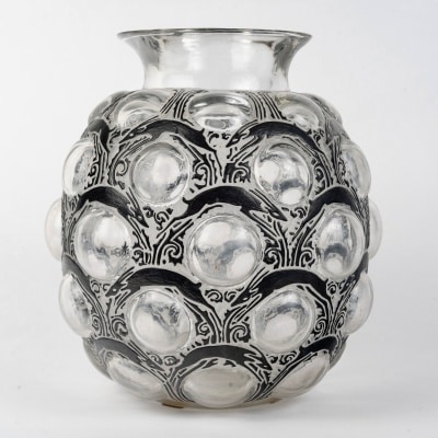 Vase "Antilopes" verre blanc émaillé noir de René LALIQUE