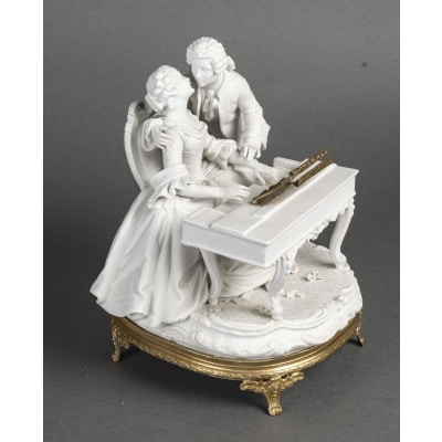 Une sculpture Romantic en biscuit, époque fin XIXè siècle